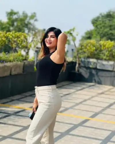 Call Girls Magarpatta Cash On Delivery